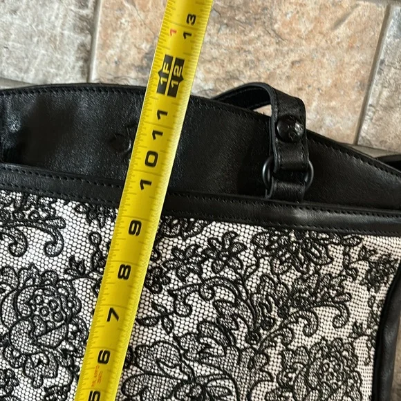 NWT Patricia Nash. Chantilly Lace bag - Picture 9 of 9